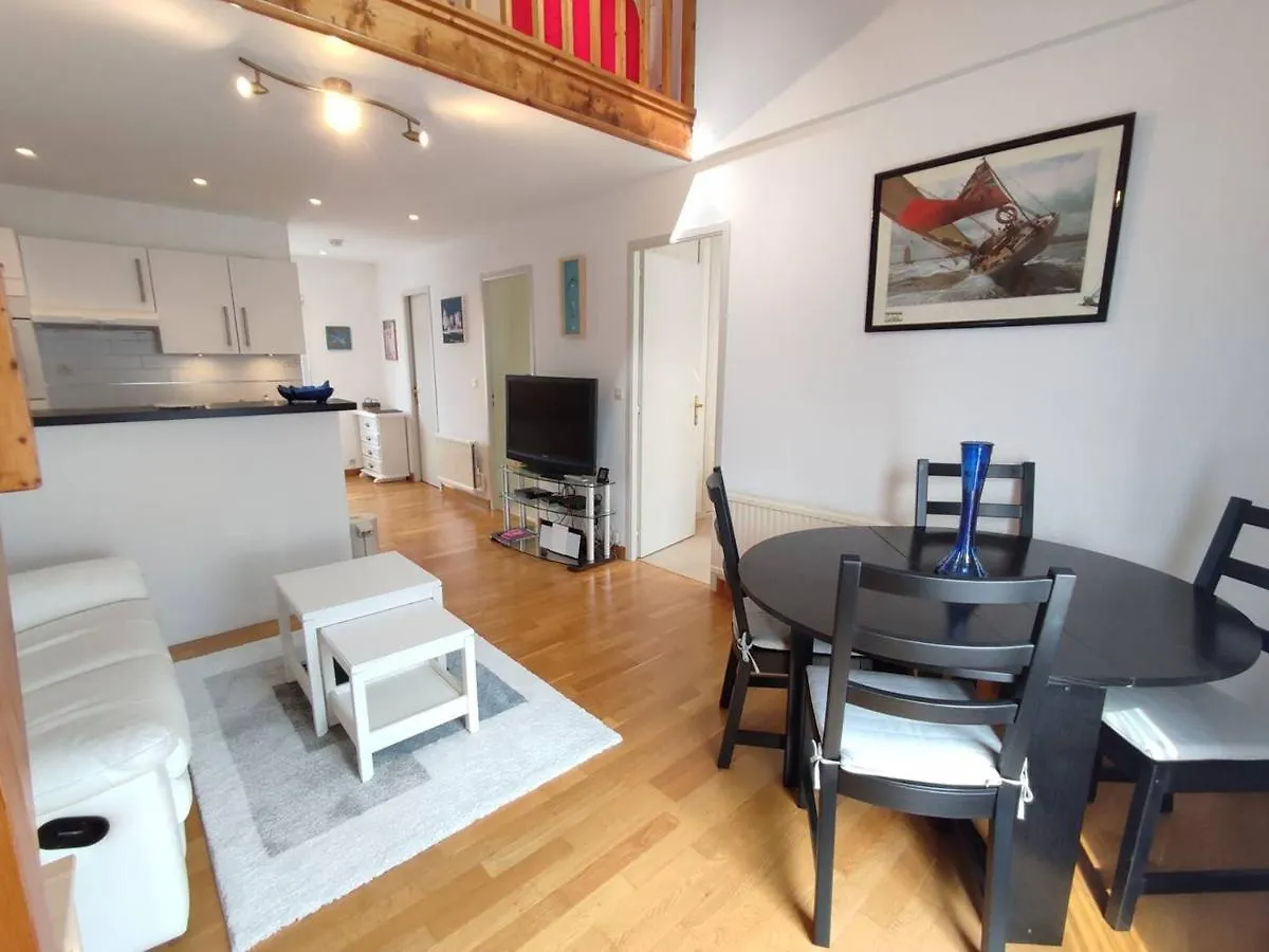 Bel Appartement 3* Au Centre De Perros-Guirec Avec Wifi, Balcon Et Parking - Fr-1-368-337