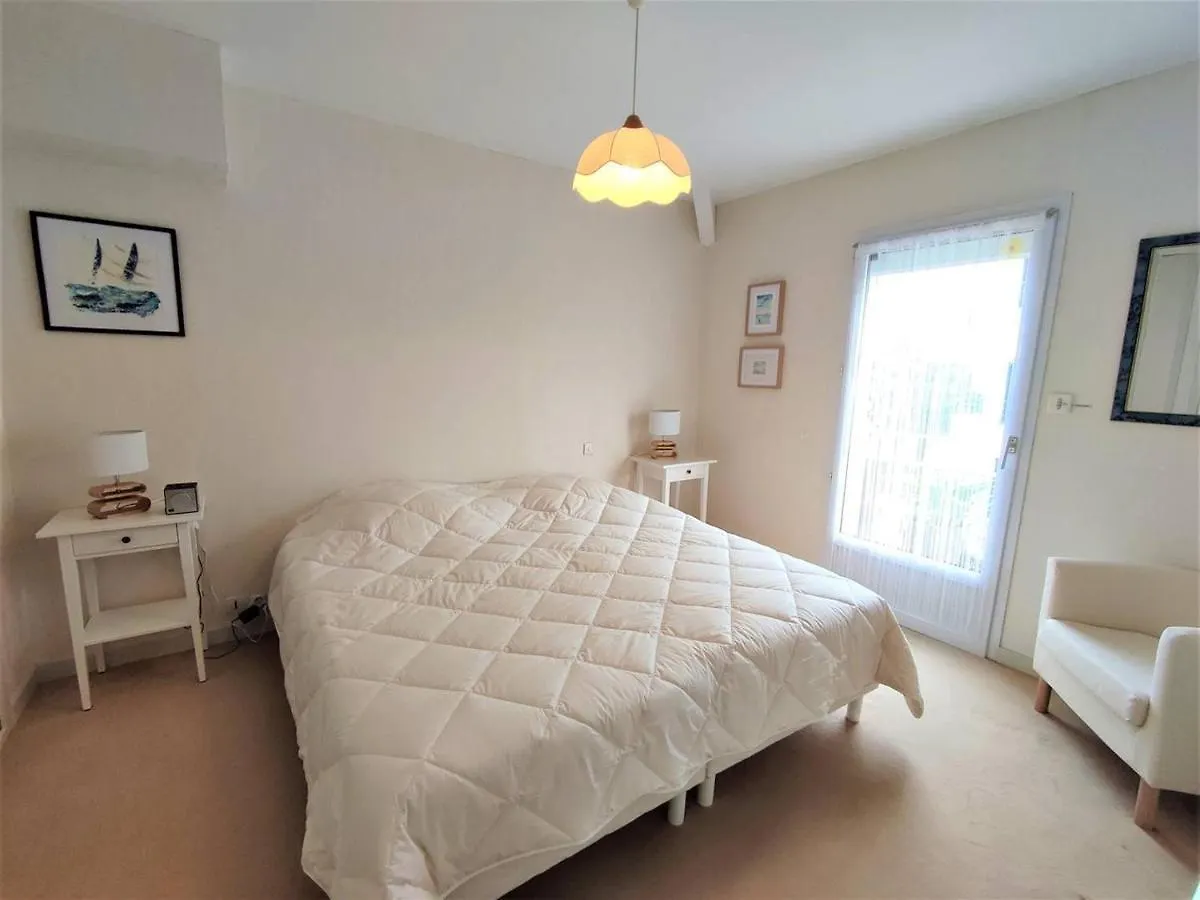 Bel Appartement 3* Au Centre De Perros-Guirec Avec Wifi, Balcon Et Parking - Fr-1-368-337 France