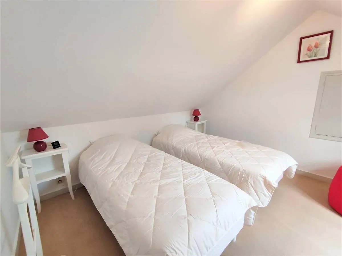 Bel Appartement 3* Au Centre De Perros-Guirec Avec Wifi, Balcon Et Parking - Fr-1-368-337 0*,  France