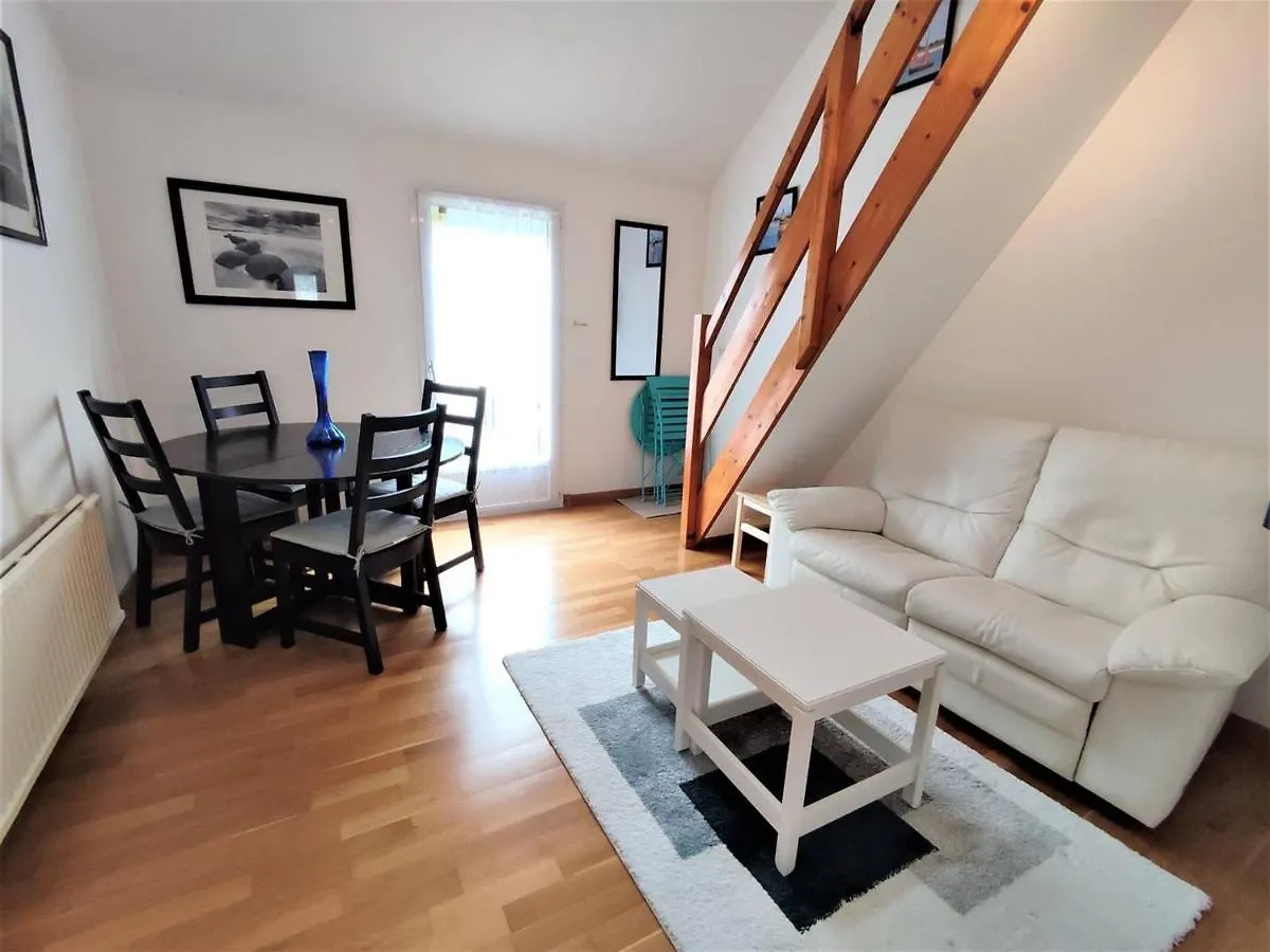 Bel Appartement 3* Au Centre De Perros-Guirec Avec Wifi, Balcon Et Parking - Fr-1-368-337 0*,  France