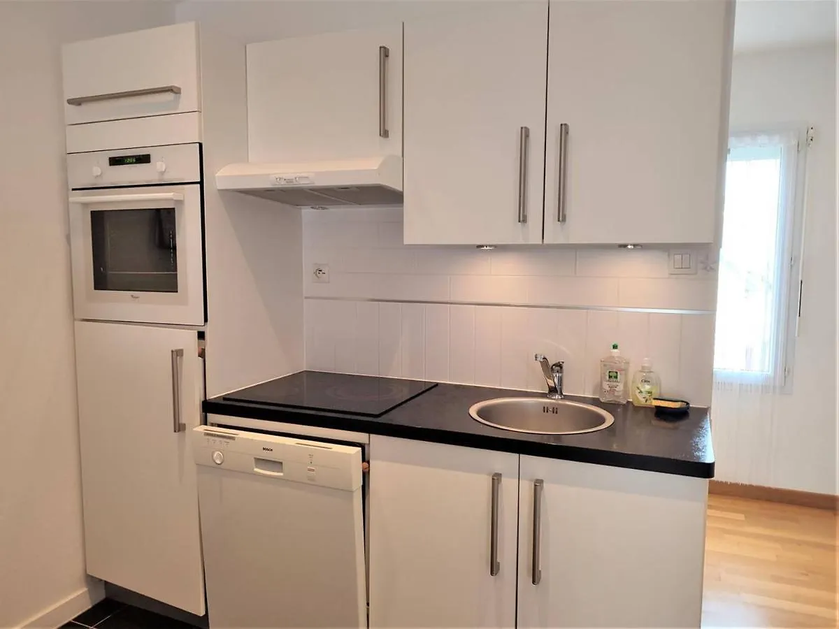 Apartment Bel Appartement 3* Au Centre De Perros-Guirec Avec Wifi, Balcon Et Parking - Fr-1-368-337